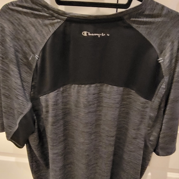 Champion shirt - Picture 2 of 3